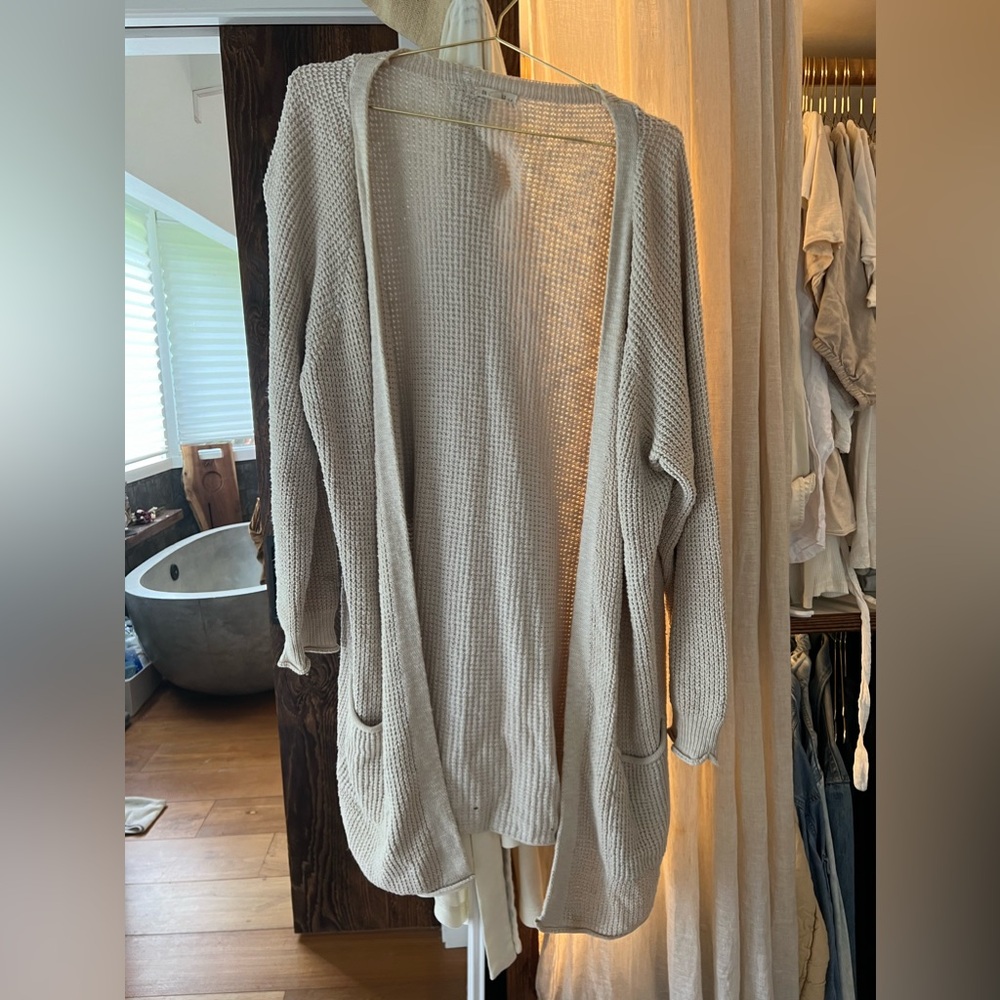 It is well la sweater